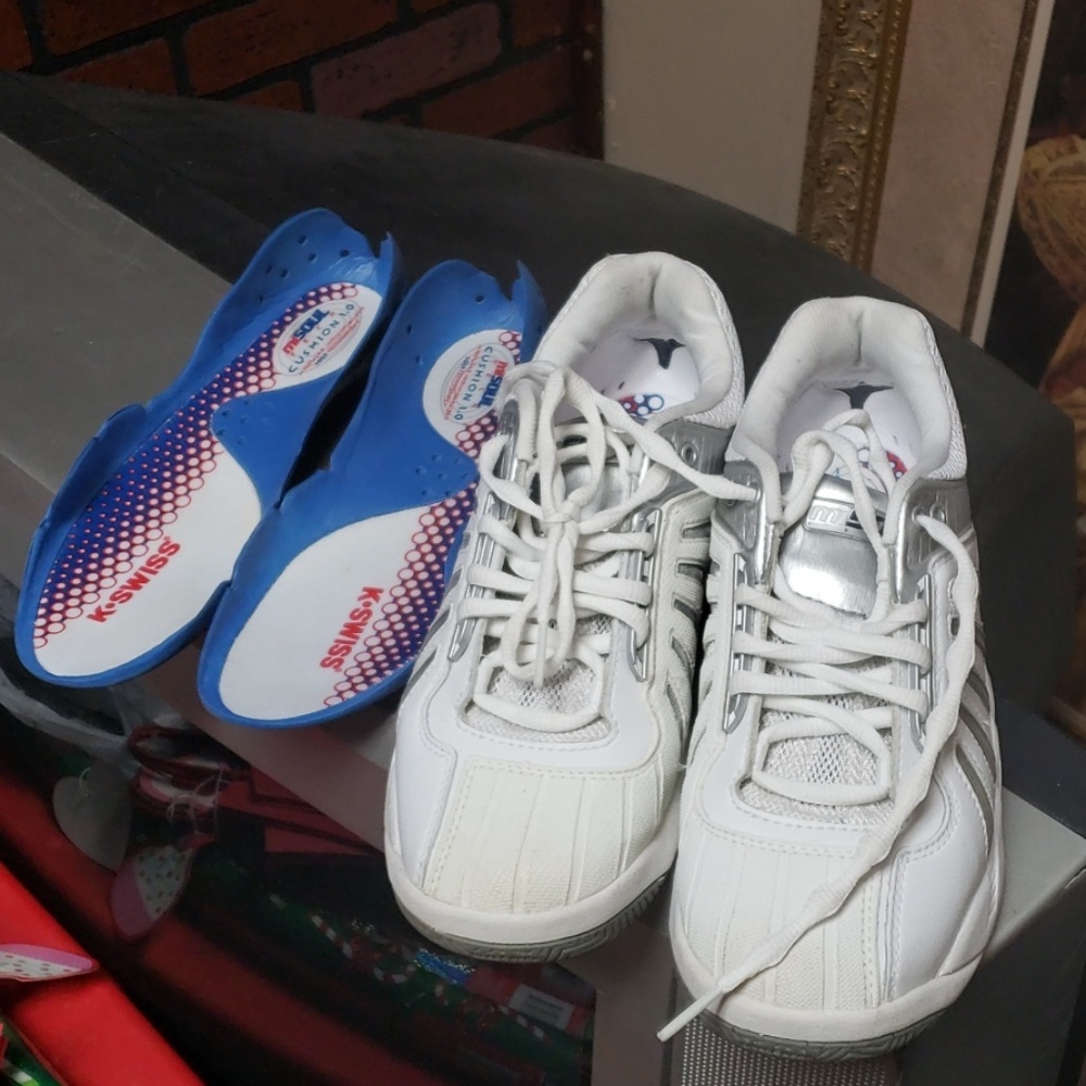 Pre owned k swiss tennis shoes